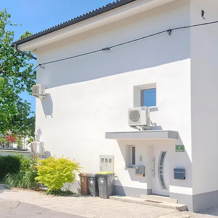 Appartement Southwest 1 With Aircon & Free Parking